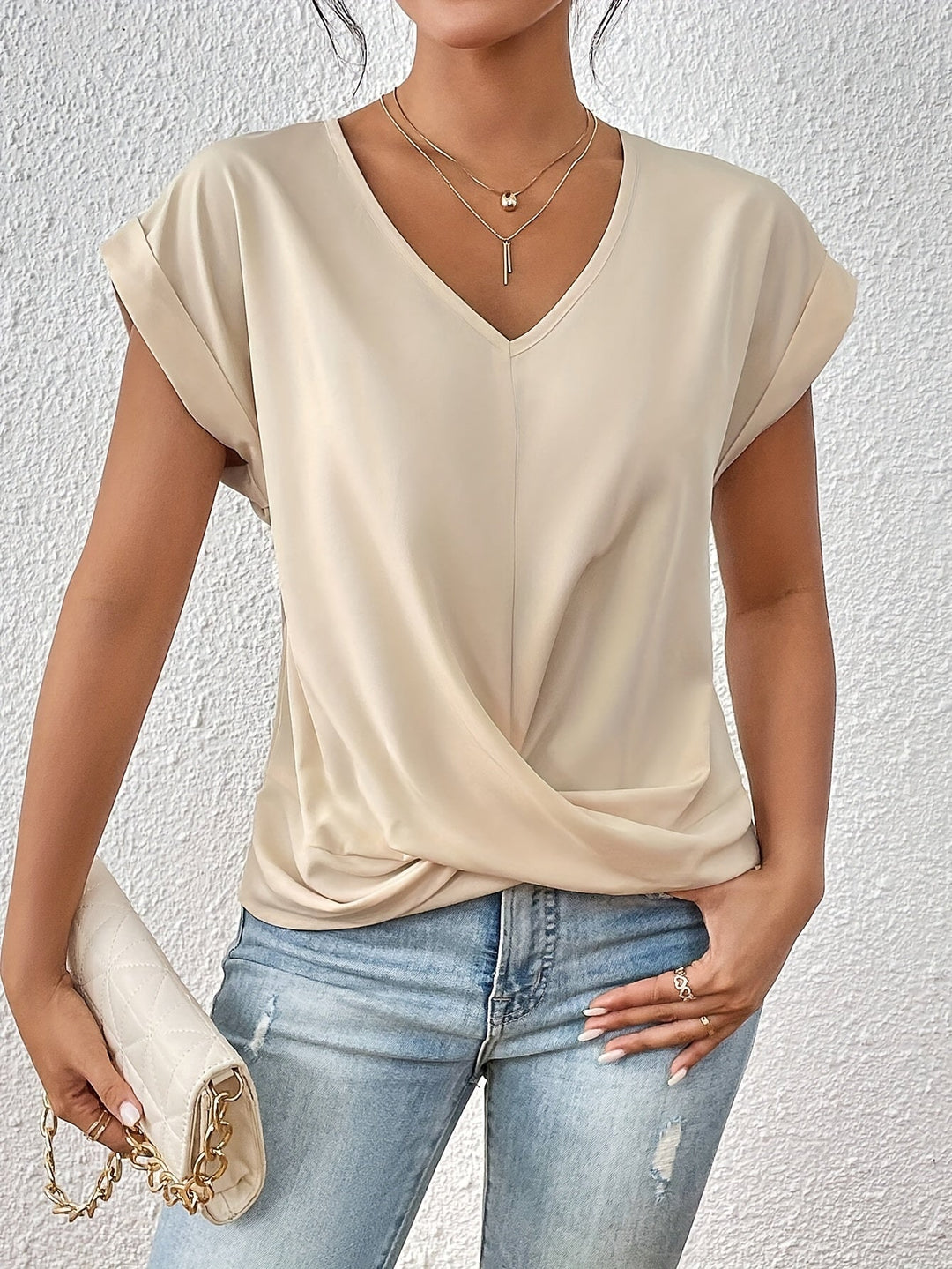 Gigi™ – Stylish Top with Knot and V-Neck