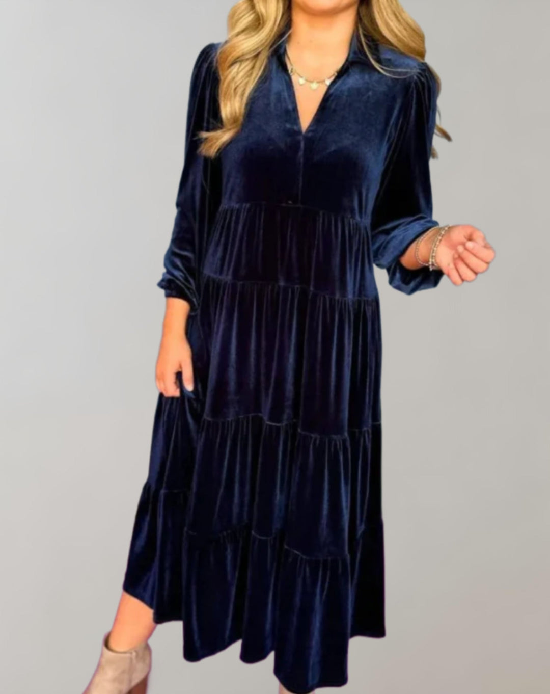 Luisa - Loose-fitting velvet dress with a V-neckline